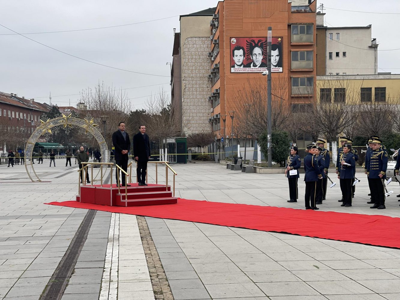 Kurti pret me ceremoni shtetërore kryeministrin e Irlandës