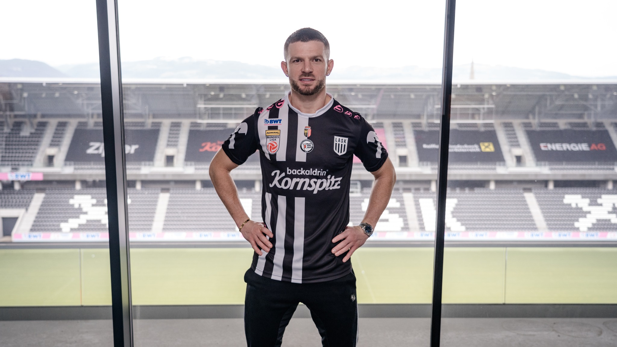 Zyrtare: Valon Berisha transferohet te LASK