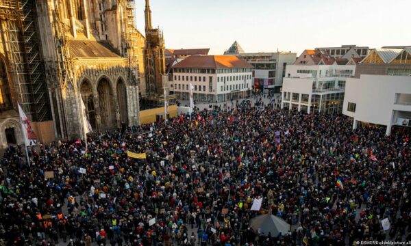 Gjermanët protestojnë kundër planit për dëbimin e të huajve