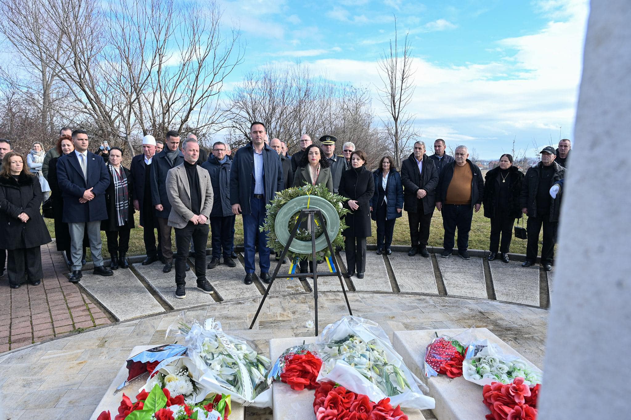 Konjufca kujton vëllezërit Gërvalla: Ata u bënë zëri i Kosovës