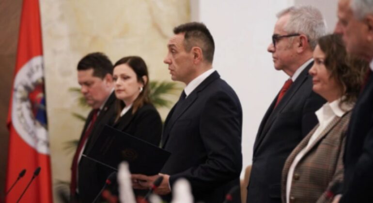 Milorad Dodik i jep postin e ri Aleksander Vulinit në “Republika Srpska”