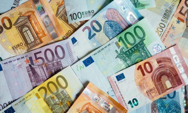 ​Dhoma e Tregtisë përshëndet vendimin e BQK-së për mospranimin e valutave, përveç euros