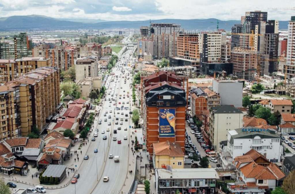 Rama tregon ndryshimet: Vetura e parë pa pagesë për banorët rezident – dita e shtunë dhe e diel pa pagesë në parkingjet e hapura