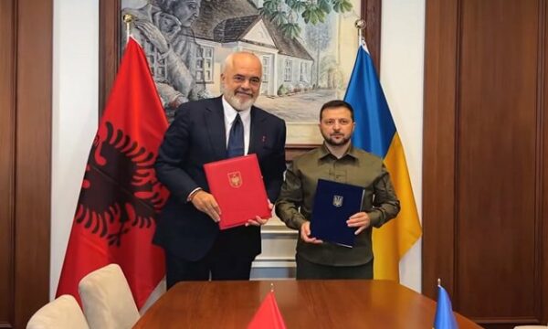 Rama: Shqipëria sot mirëpret liderin e rezistencës heroike ukrainase, Volodymyr Zelenskyn