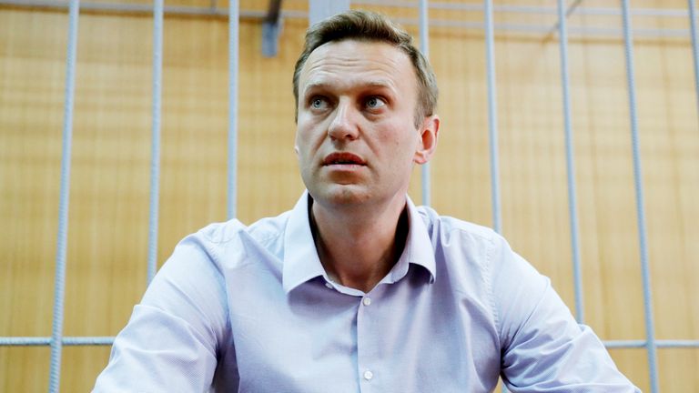 “Keni tre orë kohë”, nënës se Navalny i jepet paralajmërim nga autoritetet ruse për varrosjen e tij