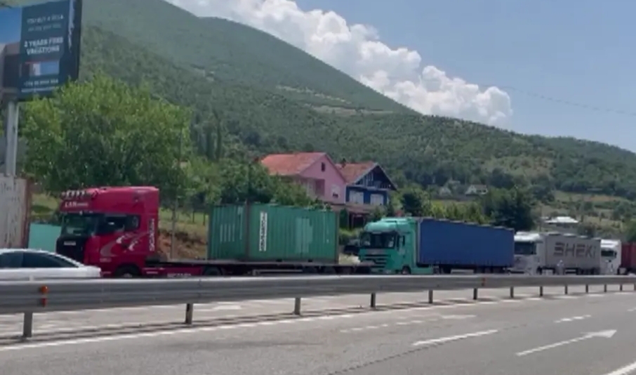 Rikthehet qarkullimi i kamionëve në Jarinjë