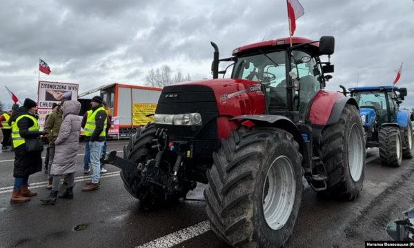 Fermerët polakë paralajmërojnë bllokimin e një pikëkalimi kyç me Gjermaninë