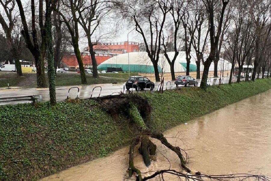 Moti ekstrem godet Italinë, alarm i kuq në Veneto