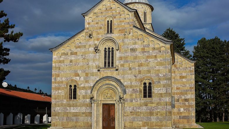 Vendimi për Manastirin, reagon opozita: Krejt jeta politike e Albin Kurtit është tërheqje, dorëzim e mashtrim