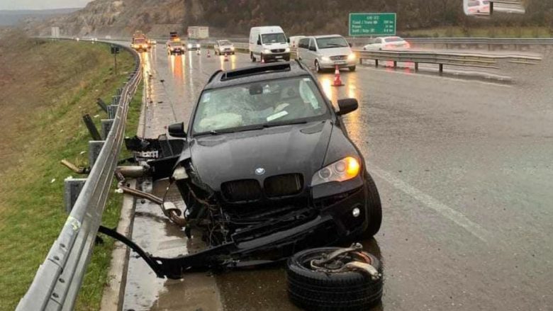 Vetaksident në autostradën “Ibrahim Rugova”, dy të lënduar