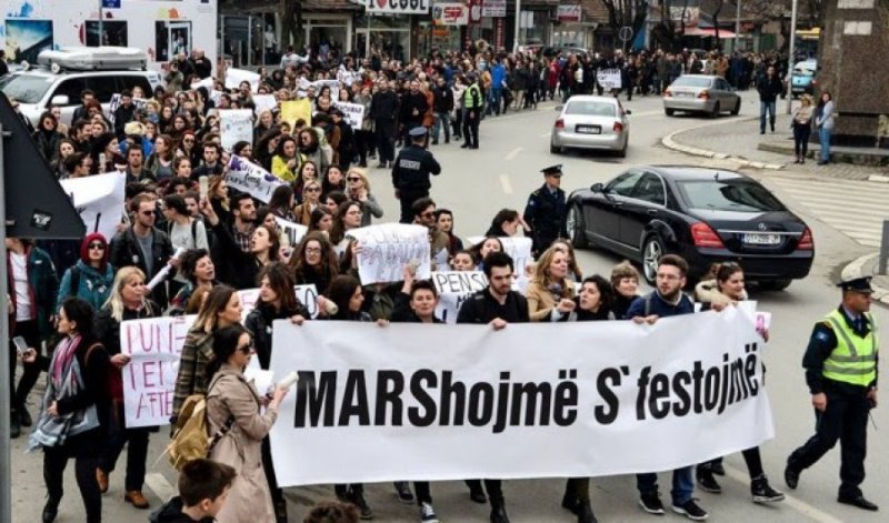 “Marshojmë s’festojmë” organizon marshin tradicional për Ditën e Gruas