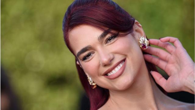 Dua Lipa flet për Kosovën në revistën e famshme: Nuk është vetëm një vend i shkatërruar nga lufta, ka shumë më shumë