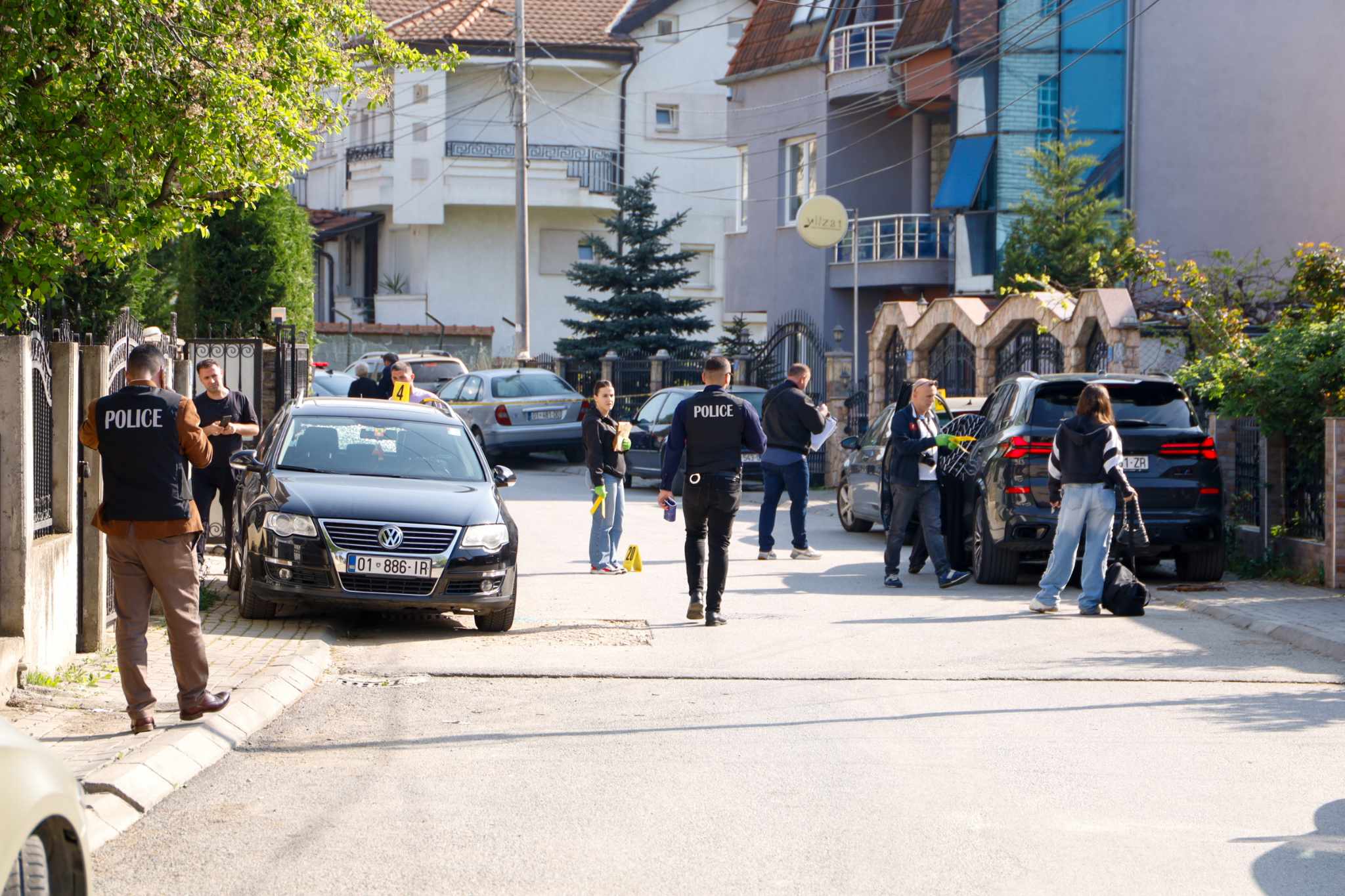 Policia konfirmon shpërthimin në Prishtinë, ishte granatë dore dhe u dëmtuan gjashtë vetura