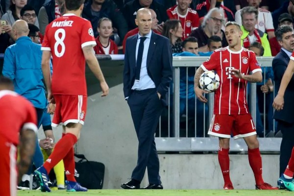 Zidane po i rikthehet punës së trajnerit