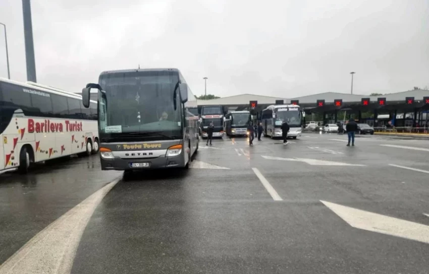 Qytetarët e Kosovës po ndalohen edhe në kufirin serb me Hungarinë, reagon MPJD