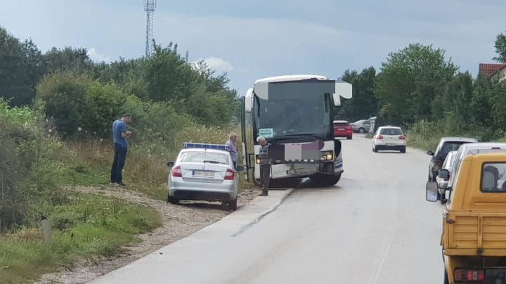 Aksident trafiku në Novobërdë, lëndohen 14 persona