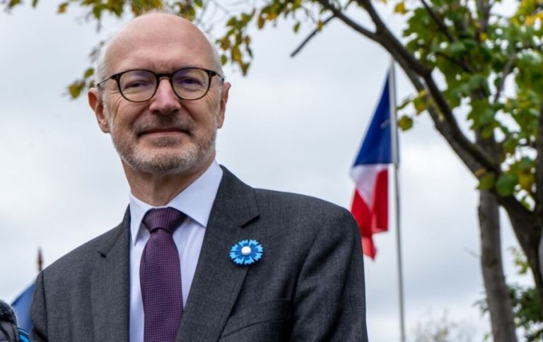 Ambasadori francez mbledh politikanë vendorë e ndërkombëtarë: A pritet të ketë diskutime për dalje nga ngërçi politik?