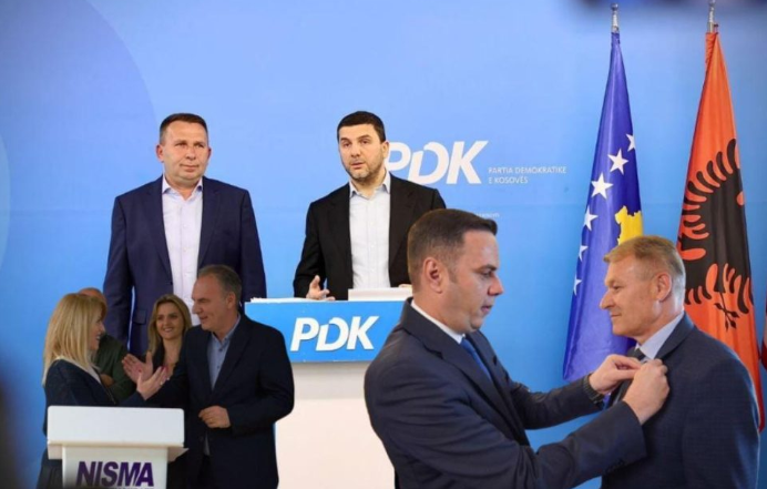 Zgjedhjet afër, shtohen aderimet: Kush janë përforcimet më të reja të partive politike?