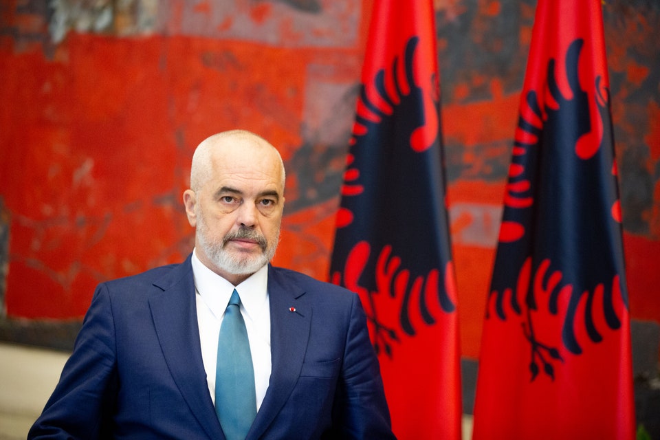 Edi Rama për ndeshjen kundër Kroacisë: Ishte një Shqipëri e re, e përkushtuar me mish e me shpirt ndaj flamurit kuqezi