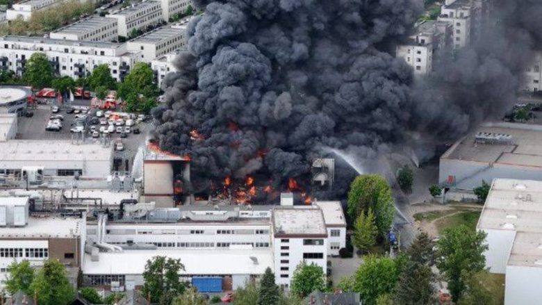 Digjet një fabrikë teknologjike në Berlin – ajo prodhon një armë të fuqishme të mbrojtjes ajrore, kishte furnizuar edhe Ukrainën