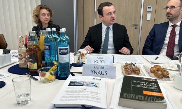 Knaus: Së pari propozimi nga komunat serbe, pastaj vlerësimi nga Gjykata Kushtetuese