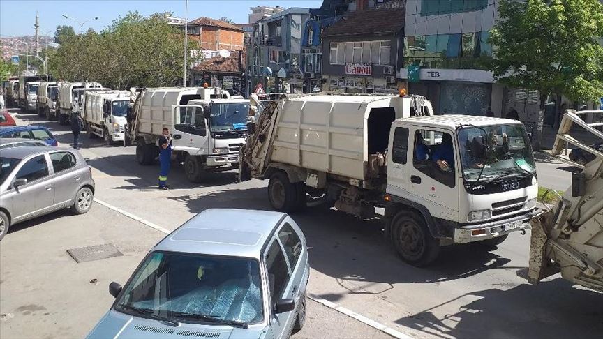 Kompania e pastrimit zgjedh mesditën për punë, bllokojnë rrugët në kryeqytet