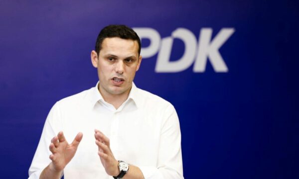 PDK: Nëse Ligji për Zyrtarët Publikë dhe për KPK’në votohen në versionet aktuale, do t’i drejtohemi Kushtetueses