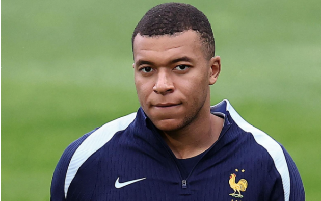 Tronditje në Francë: Kylian Mbappe njoftoi se nuk do të luajë për kombëtaren e Thierry Henry