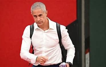 Sylvinho ka “hequr” dorë prej tij, Mirlind Daku reagon pas ndeshjes me Italinë