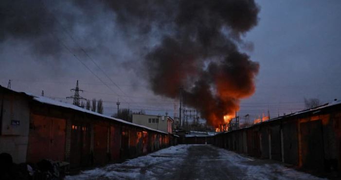 Rusia sulmon infrastrukturën e Ukrainës, vdes një person