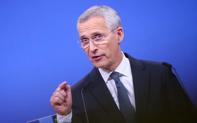 Stoltenberg: NATO, bisedime për t’i vënë armët bërthamore në gjendje gatishmërie