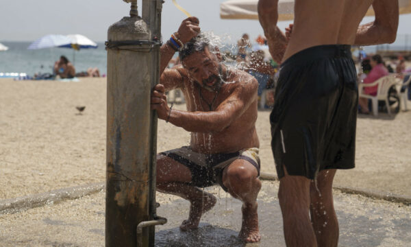 Valë përvëluese e të nxehtit në Greqi, regjistrohen temperatura deri në 44 gradë celcius