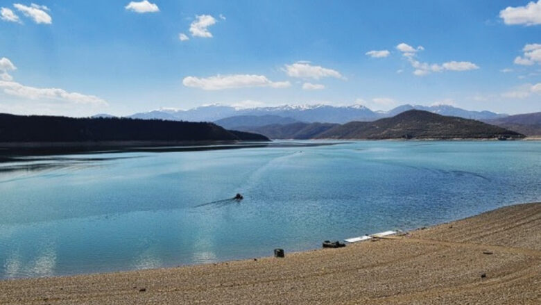 Liqeni i Dibrës me mungesë të shpëtimtarëve