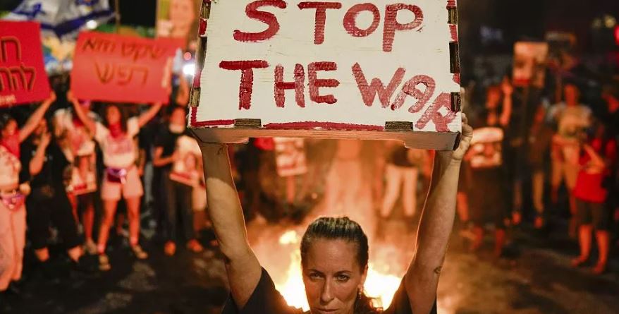 Protesta masive në Tel Aviv, dhjetëra njerëz kërkojnë lirimin e pengjeve