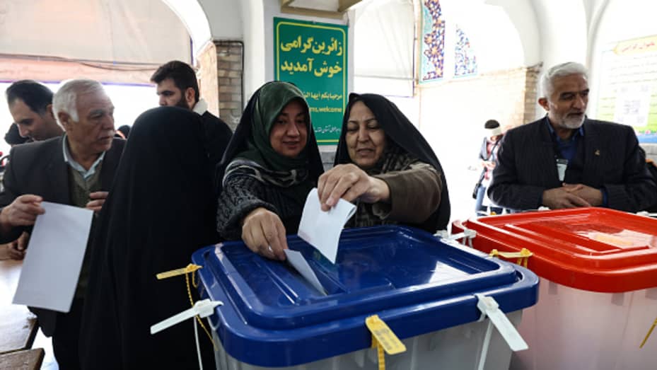 Iranianët votojnë për president të ri, katër kandidatë garojnë për ta zëvendësuar Raisin