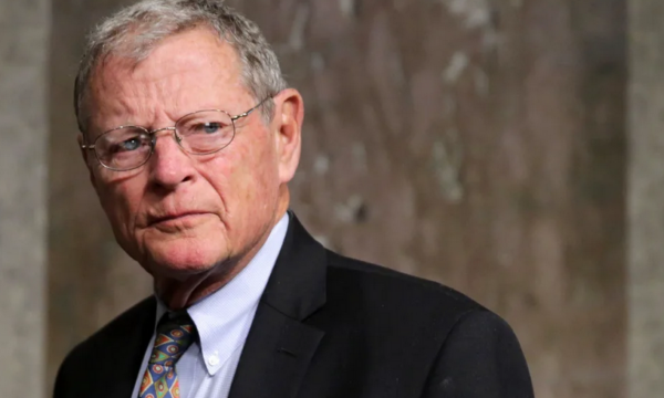 Vdes ish-senatori amerikan Jim Inhofe, ishte mbështetës i Kosovës