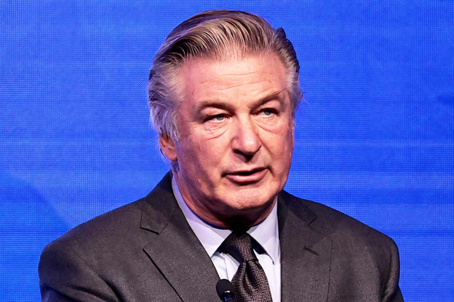 Nis gjykimi i tij, Alec Baldwin shpërthen në lot