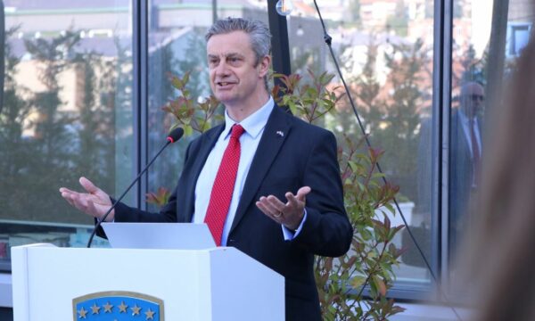 Ambasadori Hargreaves: Mbetet i paqartë plani dhe qëllimi i sulmit në Banjskë, kërkojmë përgjegjësi nga Serbia