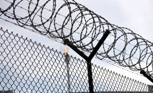 “Rrezik për arratisje tjera”, kërkohet rishikimi i kritereve për vendosjen e personave në burgje të hapura