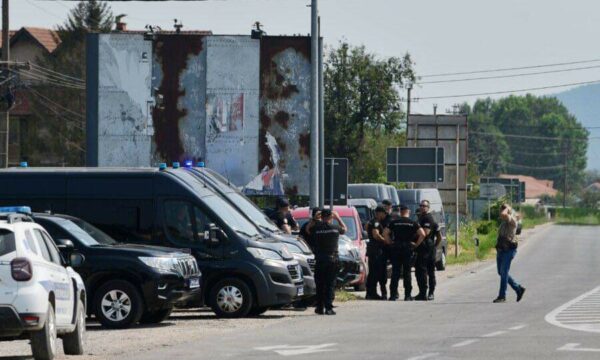 Në Serbi edhe sot po vazhdojnë kërkimet për vrasësin e policit serb