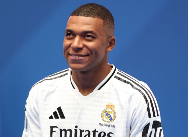 Kylian Mbappe lojtari më i paguar në histori, ja sa do të fitojë ylli francez te Real Madridi