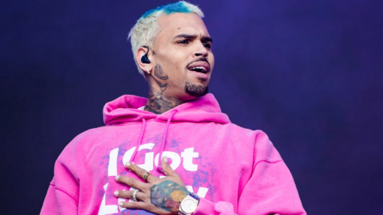 Chris Brown akuzohet për sulm: Këngëtari dhe ekipi i tij thuhet se rrahën fansat pas koncertit