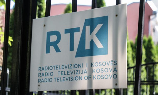 RTK përjashton arbitrarisht nga moderimi i emisioneve 6 gazetarë, heq nga skema programore emisionet ku u sfiduan eksponentët e pushtetit