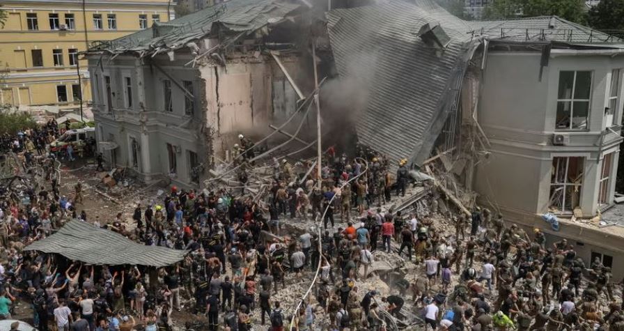 ANALIZA/ Bombardimi i spitalit të fëmijëve në Kiev, a mund të gjykohet Putin për krimet e tij?