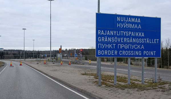 Finlanda miraton ligjin për bllokimin e emigrantëve nga Rusia