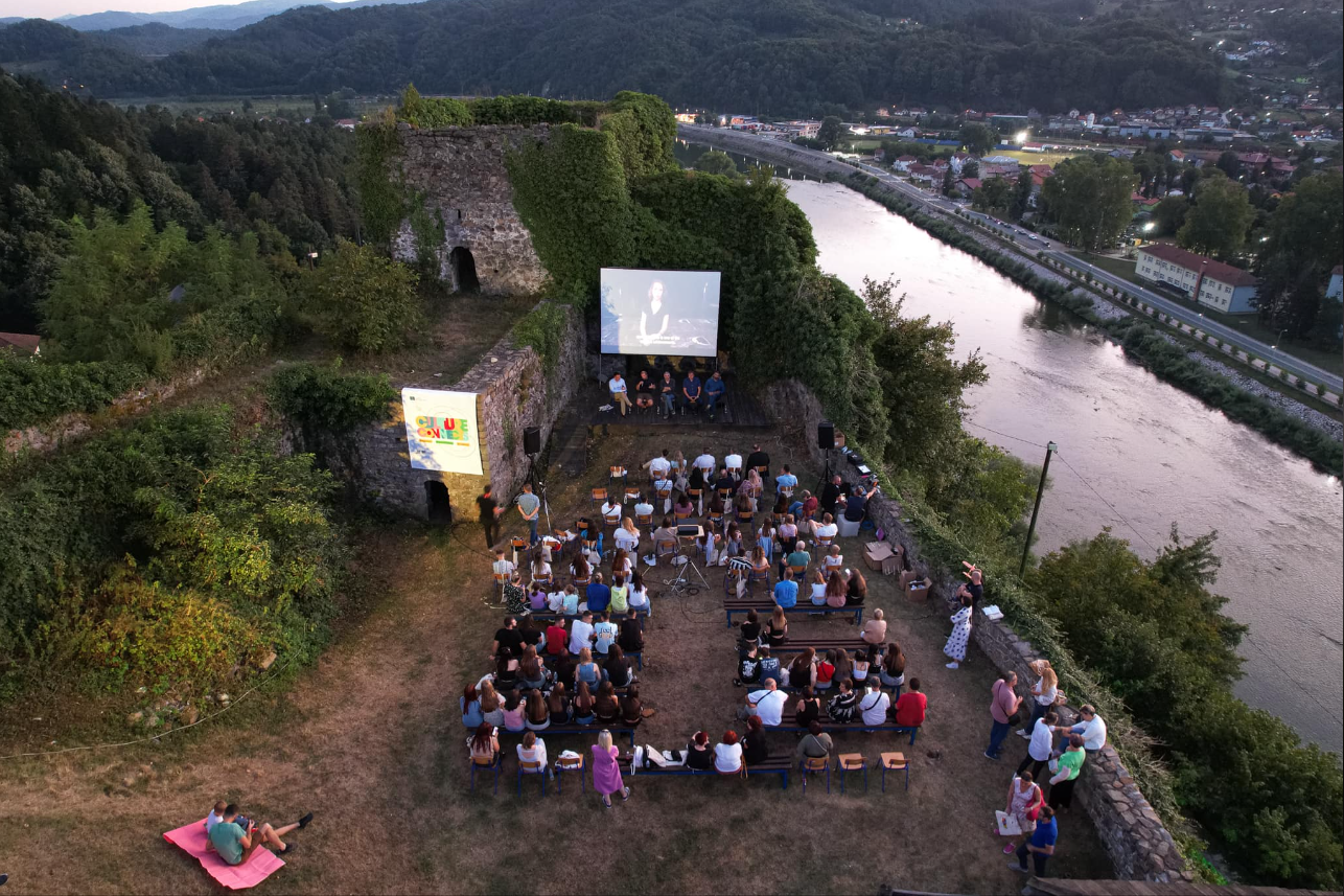 Fryma e fundjavës në Maglaj: Aty ku kulturat bashkojnë