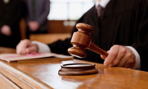 Njëri i akuzuar në Afrikë të Jugut, shtyhet gjykimi ndaj ish-inspektorëve të ATK-së