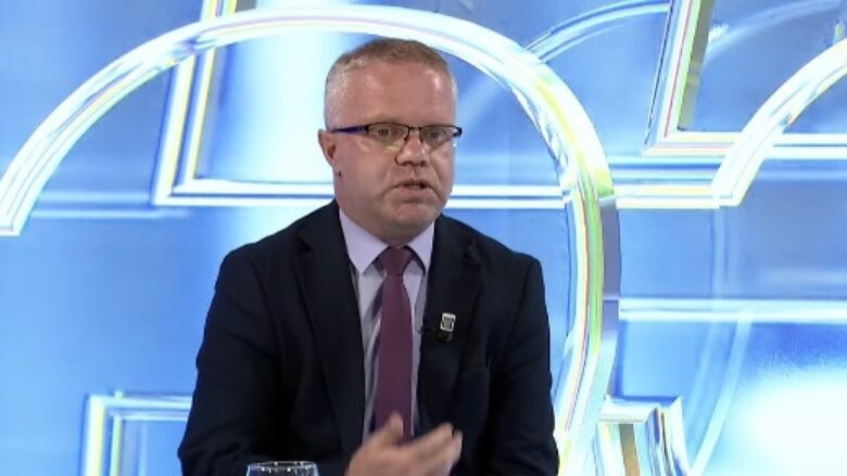 Avokati Bajraktari: Edhe Kosova ta bëjë një autopsi për Faton Hajrizin, Serbisë s’i besohet
