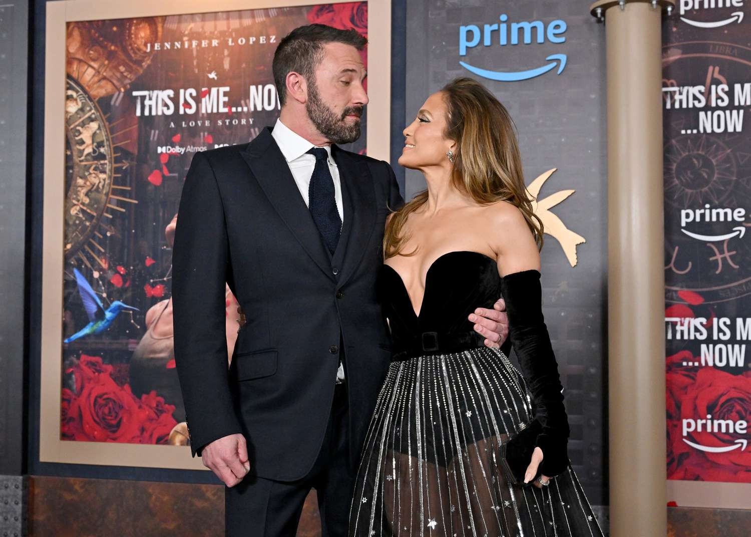 Nuk janë parë së bashku që më shumë se një muaj, Jennifer Lopez vazhdon të mbajë unzën e martesës me Ben Affleck