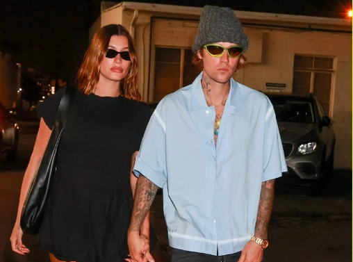 “Bota po shërohet” – fansat lavdërojnë Justin dhe Hailey Bieber që emëruan djalin e tyre me emrin më të thjeshtë dhe normal